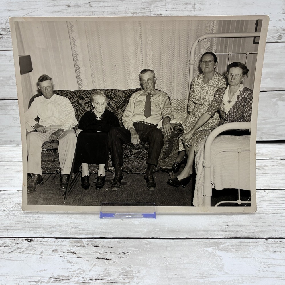 Vintage 1940s-50s Black & White Photo Group Portrait 5 Adults Sofa Family